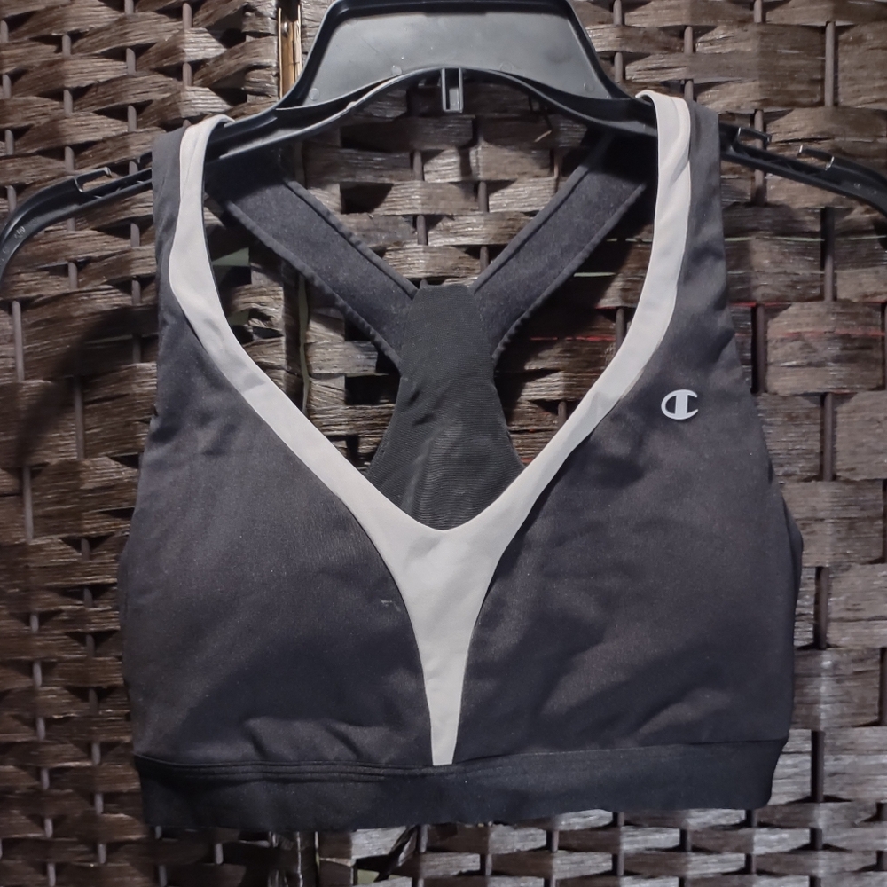 Champion Women's M Absolute V-neck sports bra strappy racerback design